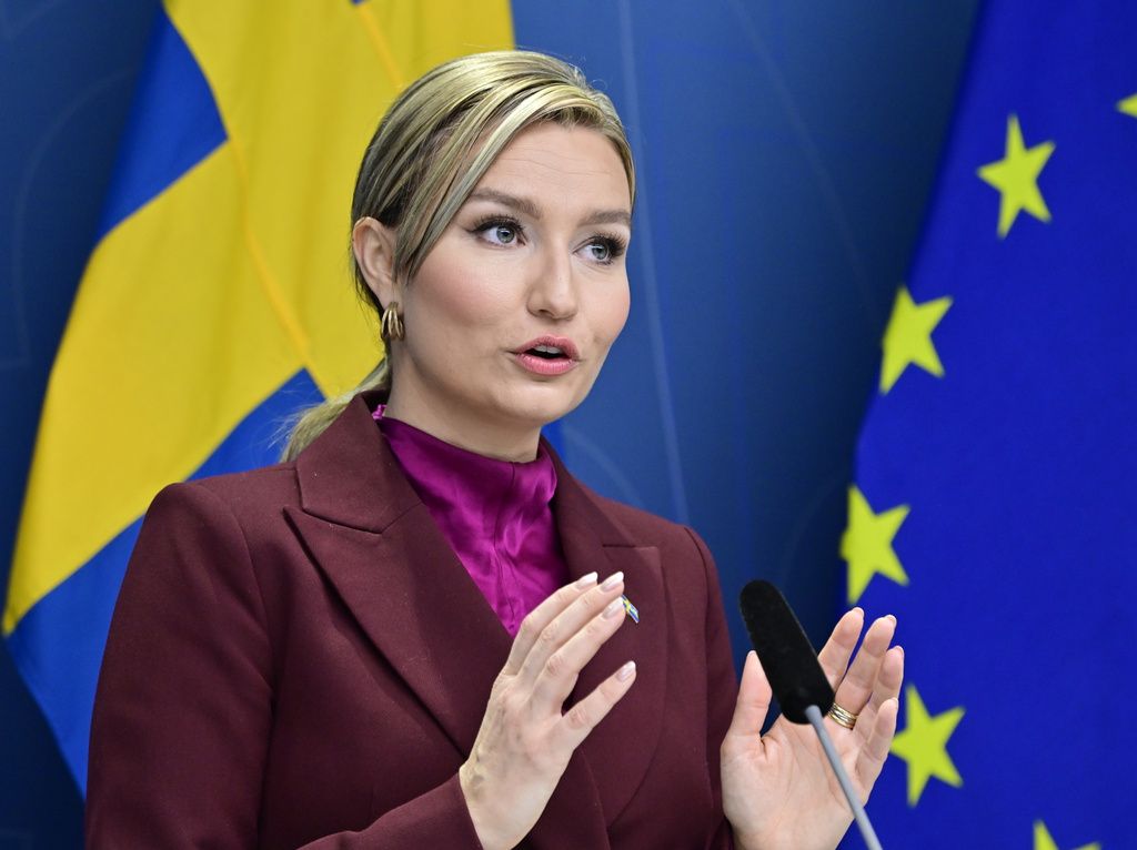 Energi-och näringsminister Ebba Busch (KD) under en tidigare pressträff om högkostnadsskydd för höga elpriser. Arkivbild.